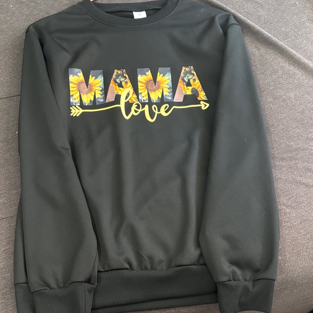 Floral 'Mama Love' Black Crewneck Sweater